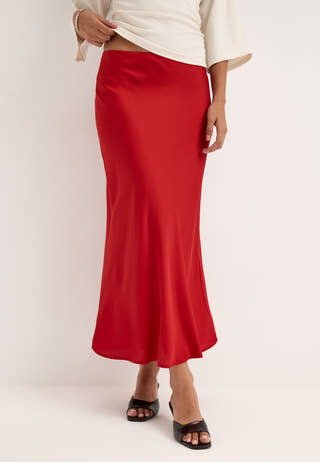 Viellette Hw Midi Skirt Red
