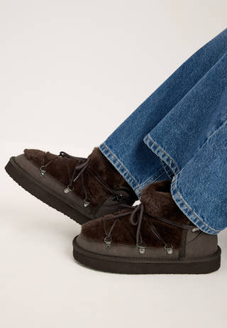 Lacing Faux Fur Boot Brown