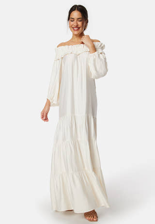 bubbleroom-occasion-bonnie-off-shoulder-maxi-dres_2_ca7c3ae4-0c90-48d1-b9f1-8b1958e5505d