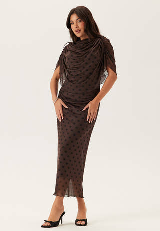 bubbleroom-occasion-cape-mesh-ankle-dress_1813fa04-3755-482b-849b-0de6810fe5a2