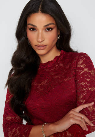 Jolie Lace Gown