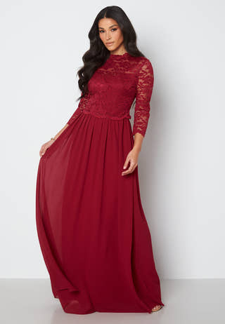 Jolie Lace Gown