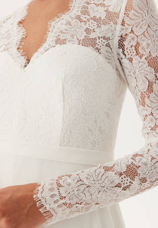 Scallop V-Neck Lace Gown
