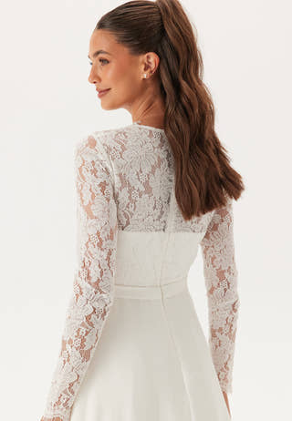 Scallop V-Neck Lace Gown