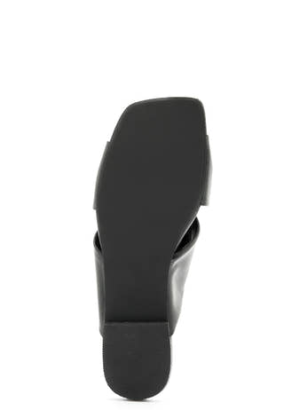 Sam Knot Sandal