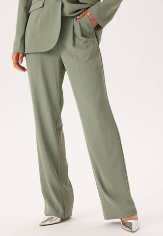 Straight Leg Pleated Suit Pants