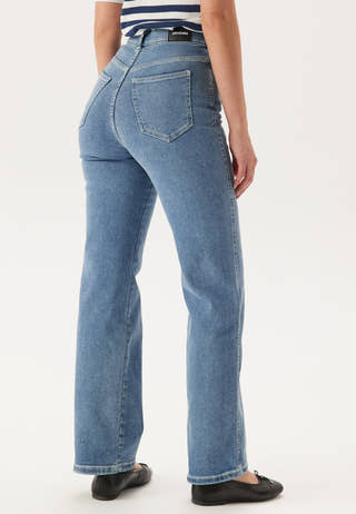 Moxy Straight