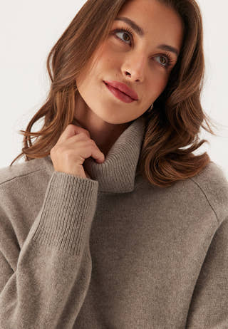 Herringbone Detail Rollneck Dr