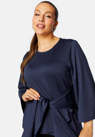 Petra tie top