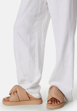Soft Crossed Slipper