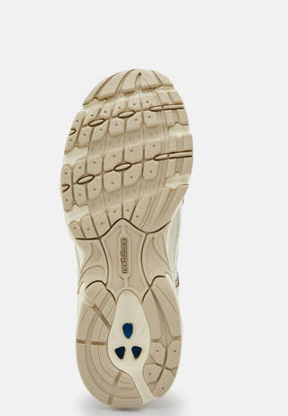 530AA Sneaker