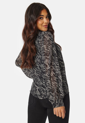 Mila L/S High Neck Top