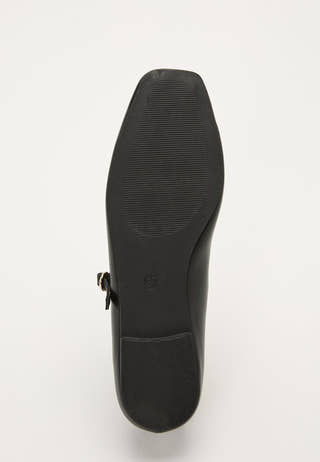 Onlakira-3 Pu Mary Jane Baller