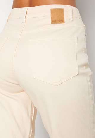 Kesia Mom HW Jeans