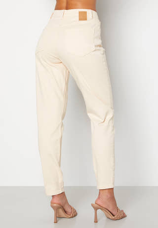 Kesia Mom HW Jeans