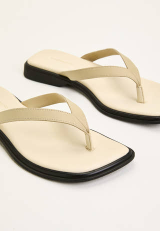 Izzy Sandal Flats
