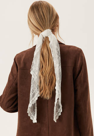Vialiva Lace Scarf