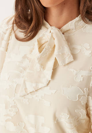 Viharmonia Tie Neck 3/4 Top
