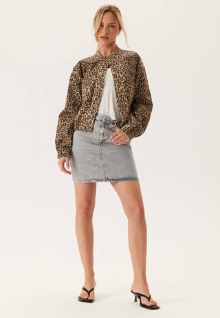 vila-vikaja-denim-skirt-light-grey-denim-detailwash_68eb165e-889c-4527-b43c-031b451de974