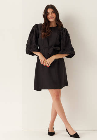 Vimala O-neck 3/4 EMB. DRESS