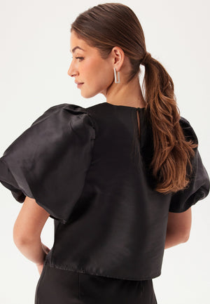 Vishina 2/4 O-Neck Top
