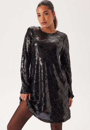 Yaschekka Ls Dress